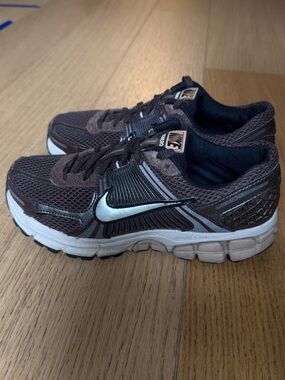 Nike Vomero 5